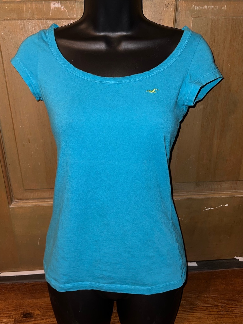 Hollister Y2K Turquoise Blue Fitted Scoop Neck Logo Baby Tee Vintage Size M